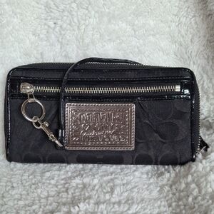 Coach Poppy Signature Zip Around Black Wristlet Wallet